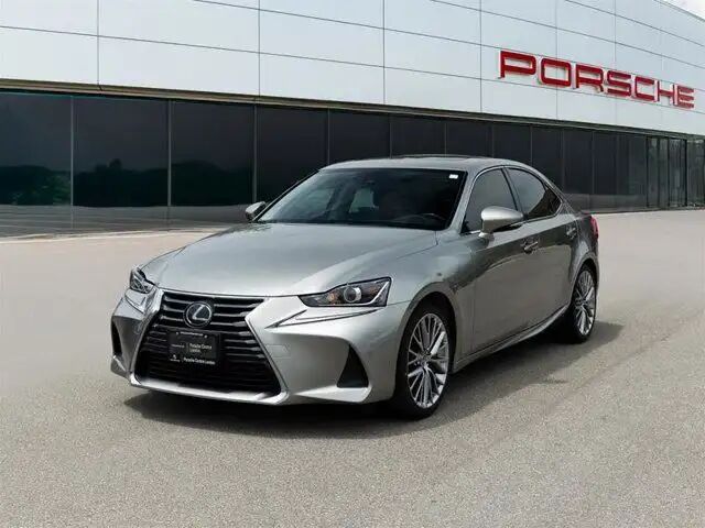 Lexus IS