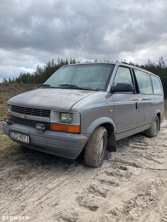 Chevrolet Astro Van