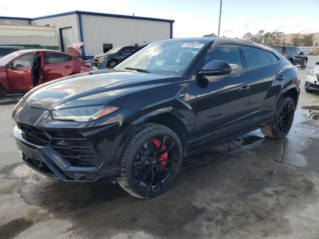 2022 LAMBORGHINI URUS