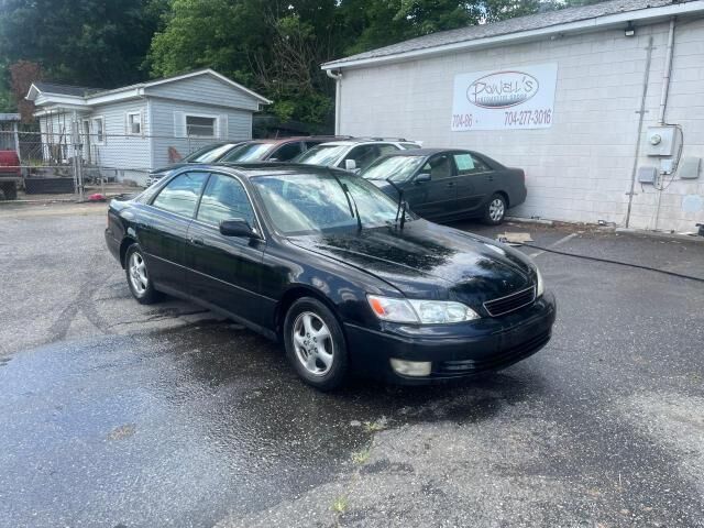 Lexus ES
