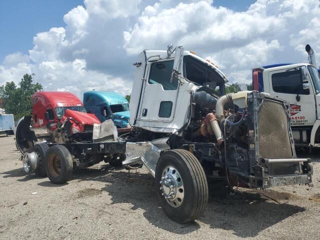 1982 KENWORTH T8 Series