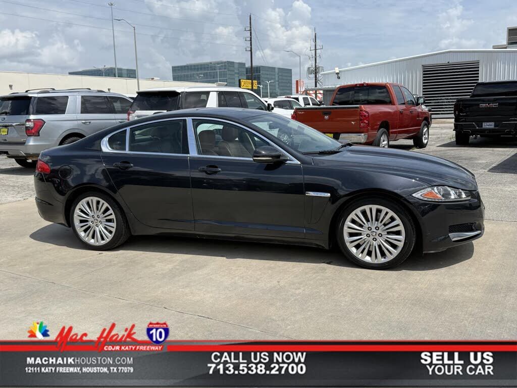 Jaguar XF