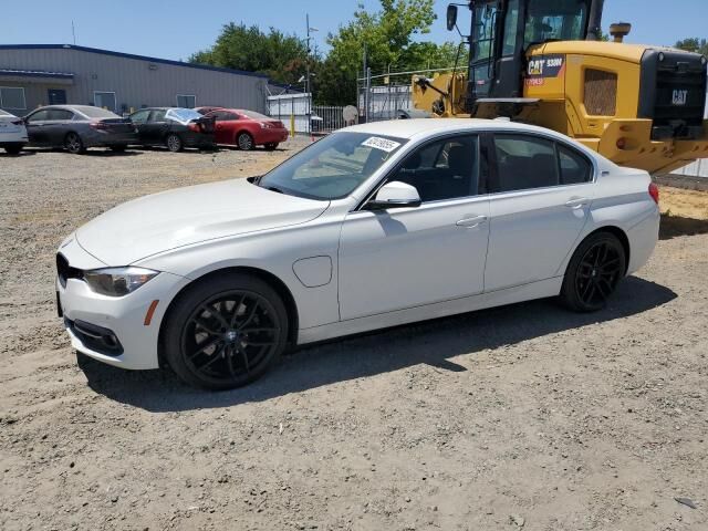 BMW 330e