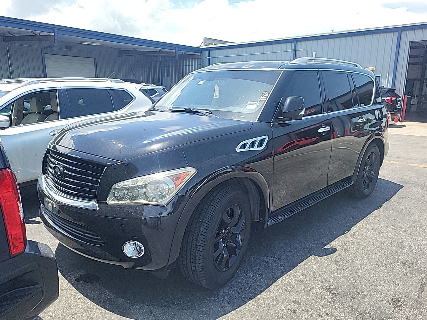 Infiniti QX56