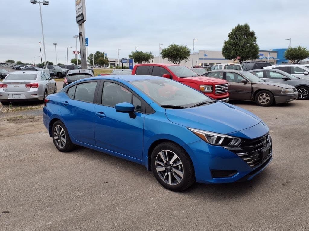 2024 NISSAN Versa