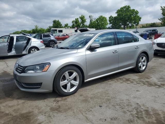 2013 VOLKSWAGEN Passat
