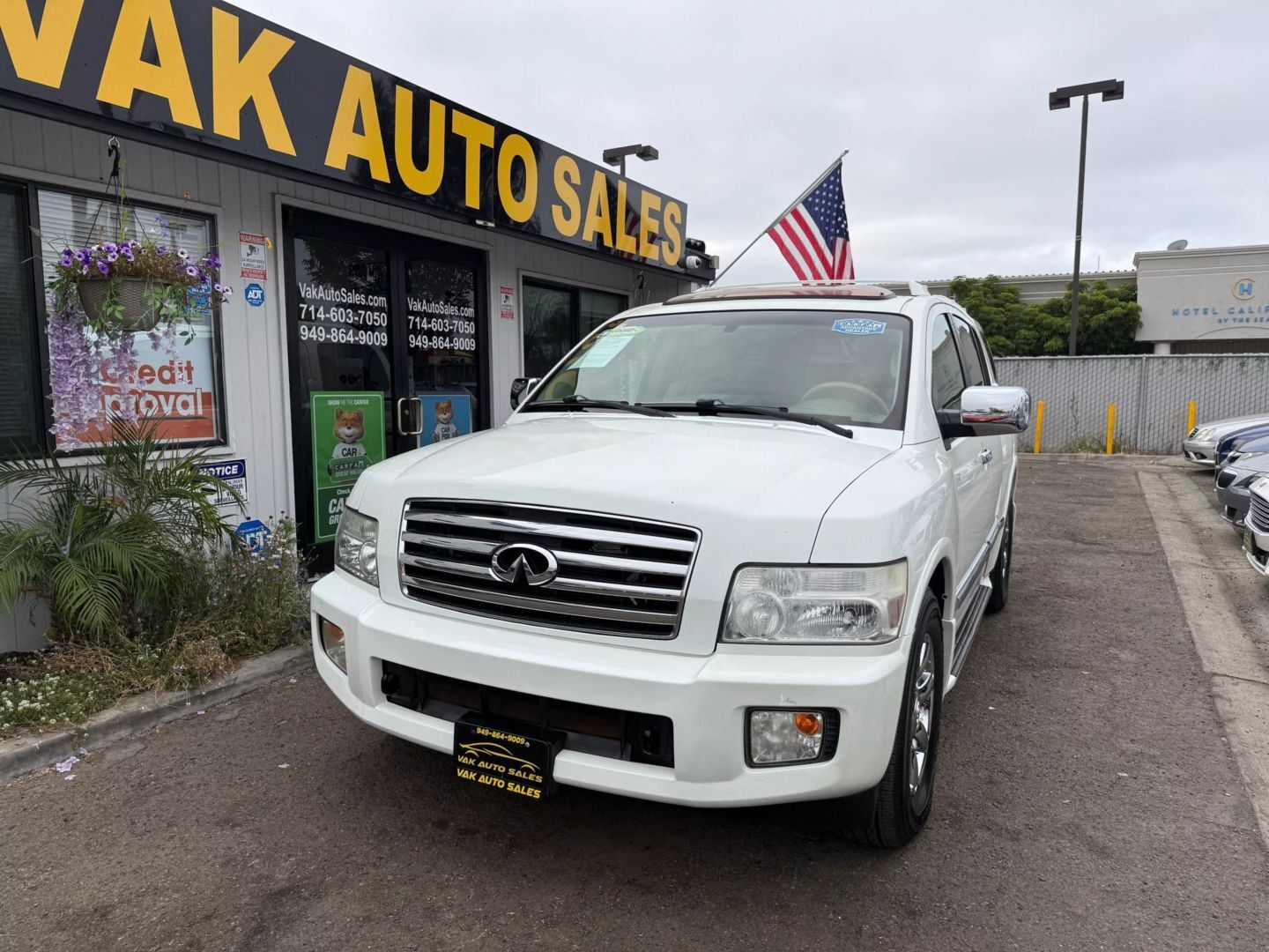 Infiniti QX56