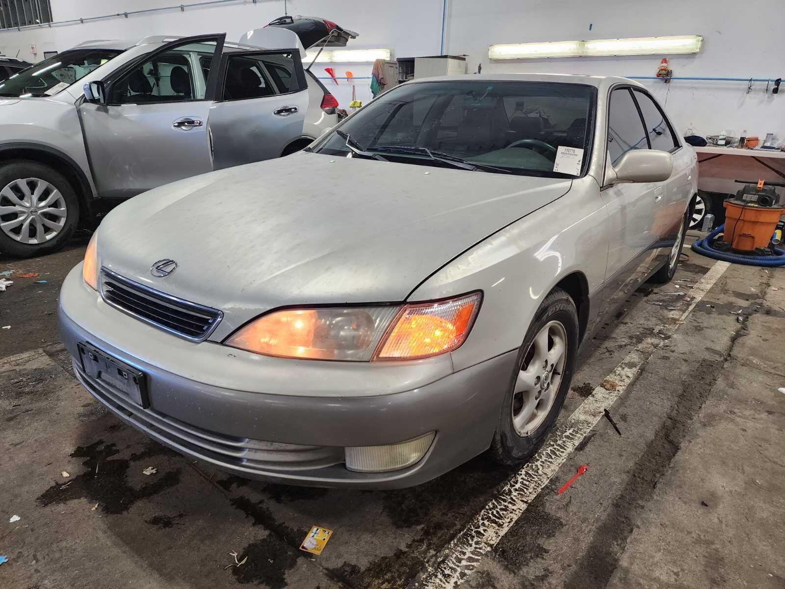 Lexus ES