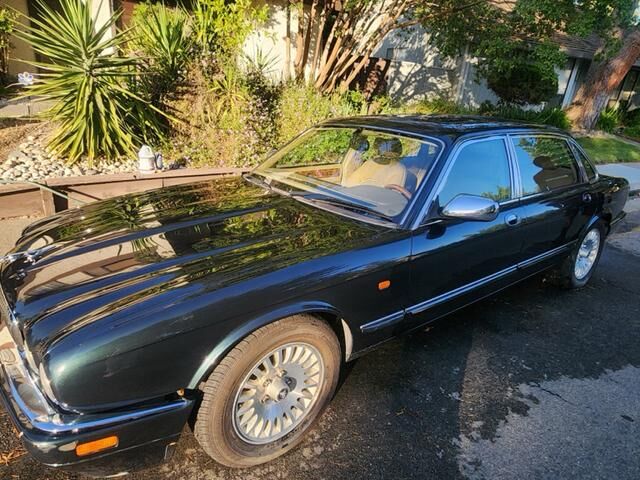 Jaguar Vanden Plas