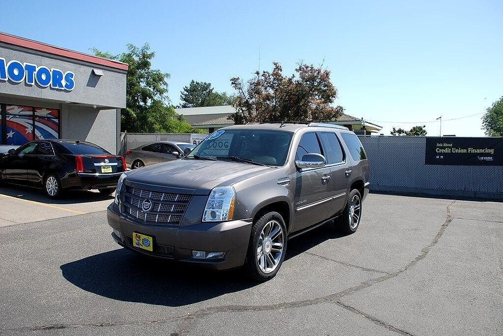 2013 CADILLAC Escalade