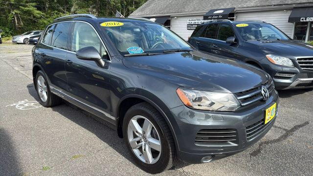 2012 VOLKSWAGEN Touareg