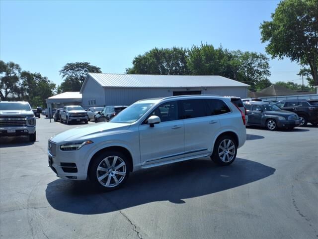 2017 VOLVO XC90