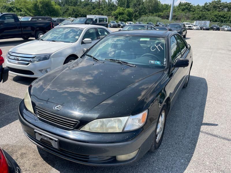 Lexus ES