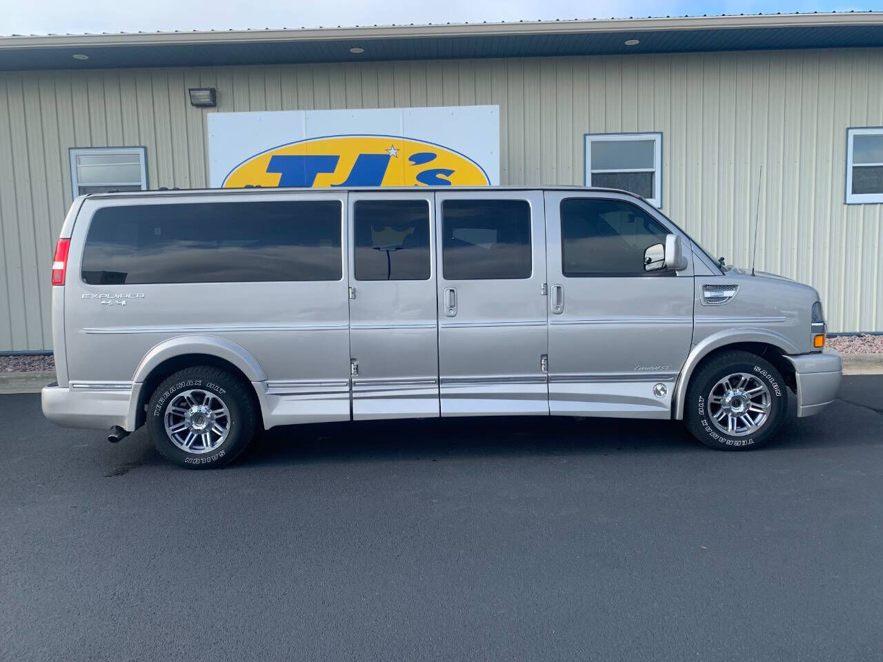 2019 CHEVROLET Express