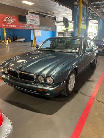 Jaguar XJ8