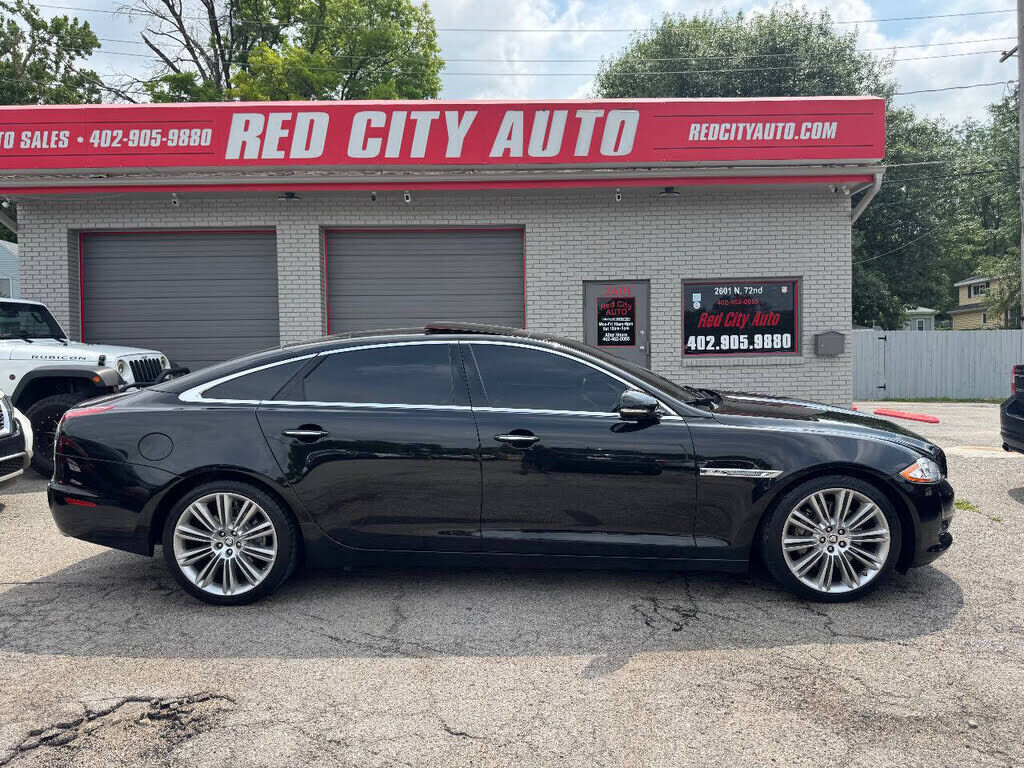 Jaguar XJ