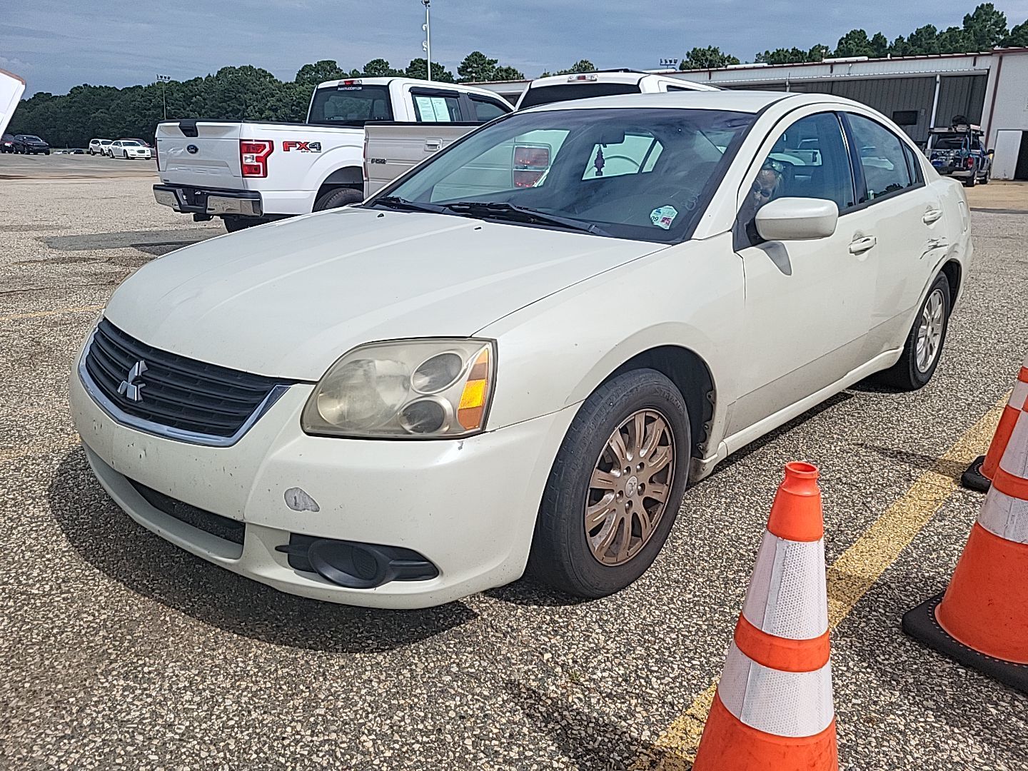 Mitsubishi Galant