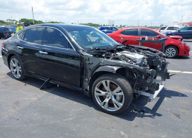 Infiniti Q70