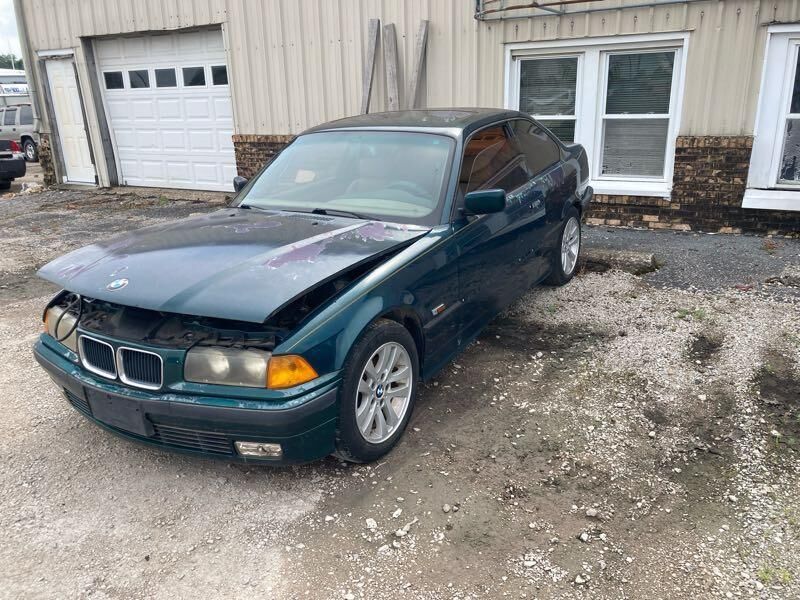BMW 325iS