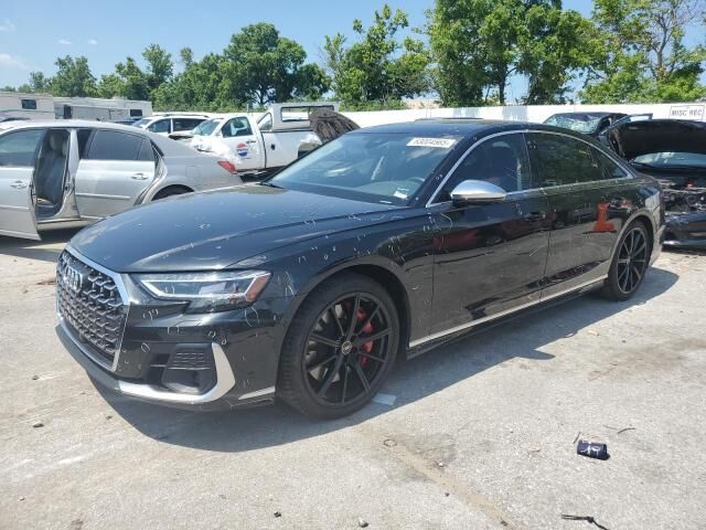 2022 AUDI S8
