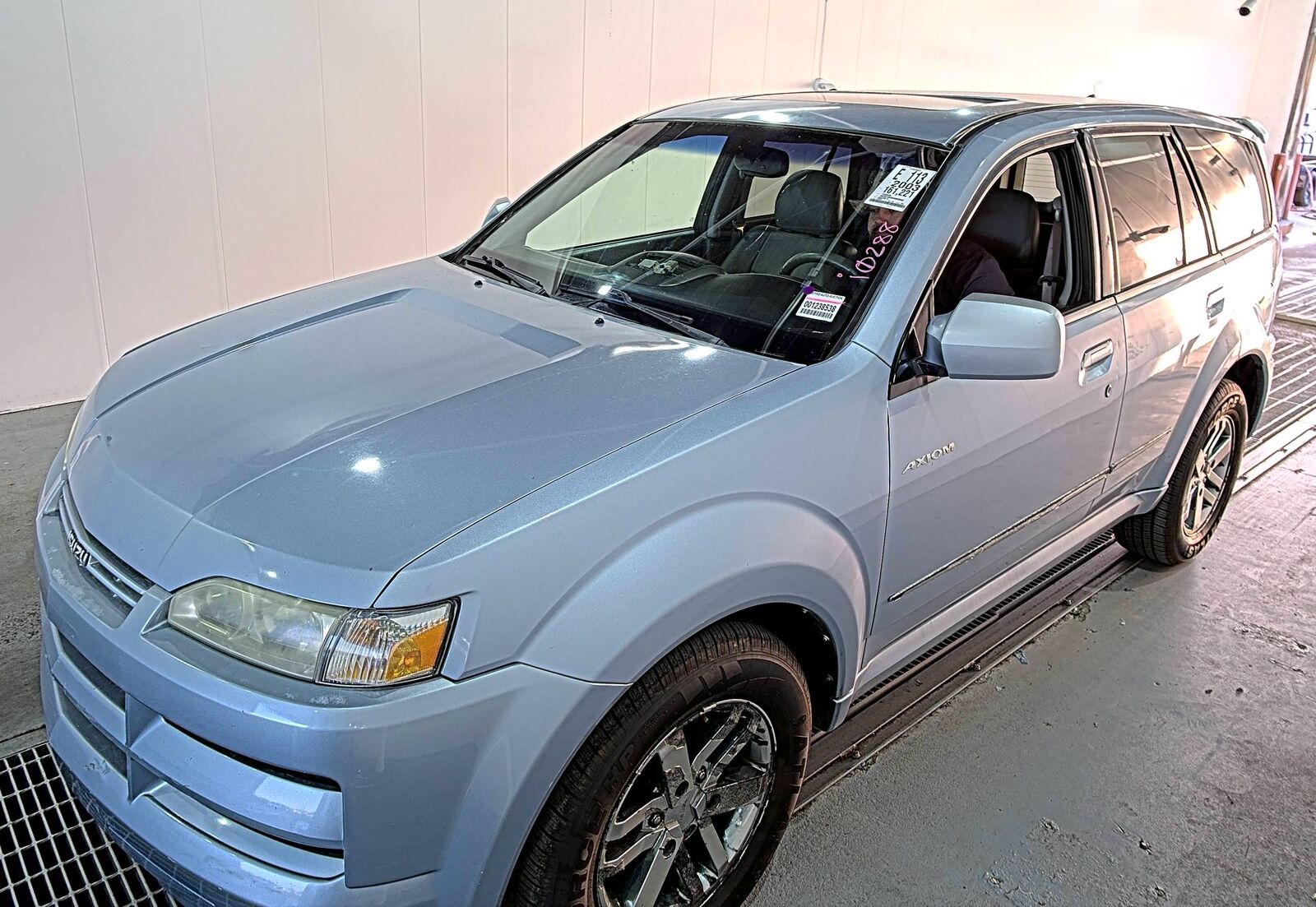Isuzu Axiom