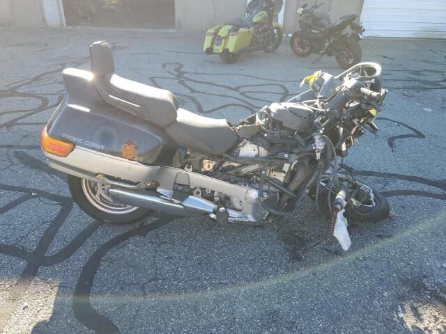 Honda PC800 (PACIFIC COAST)