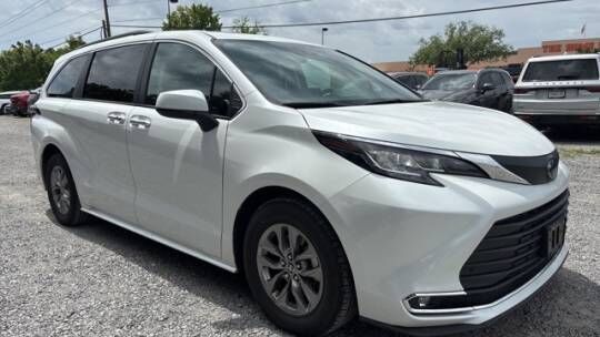 2023 TOYOTA Sienna