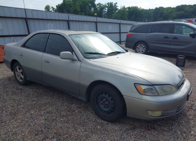 Lexus ES