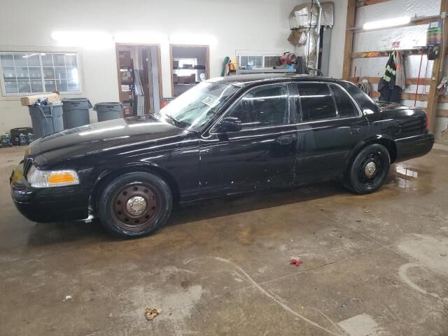 Ford Crown Victoria