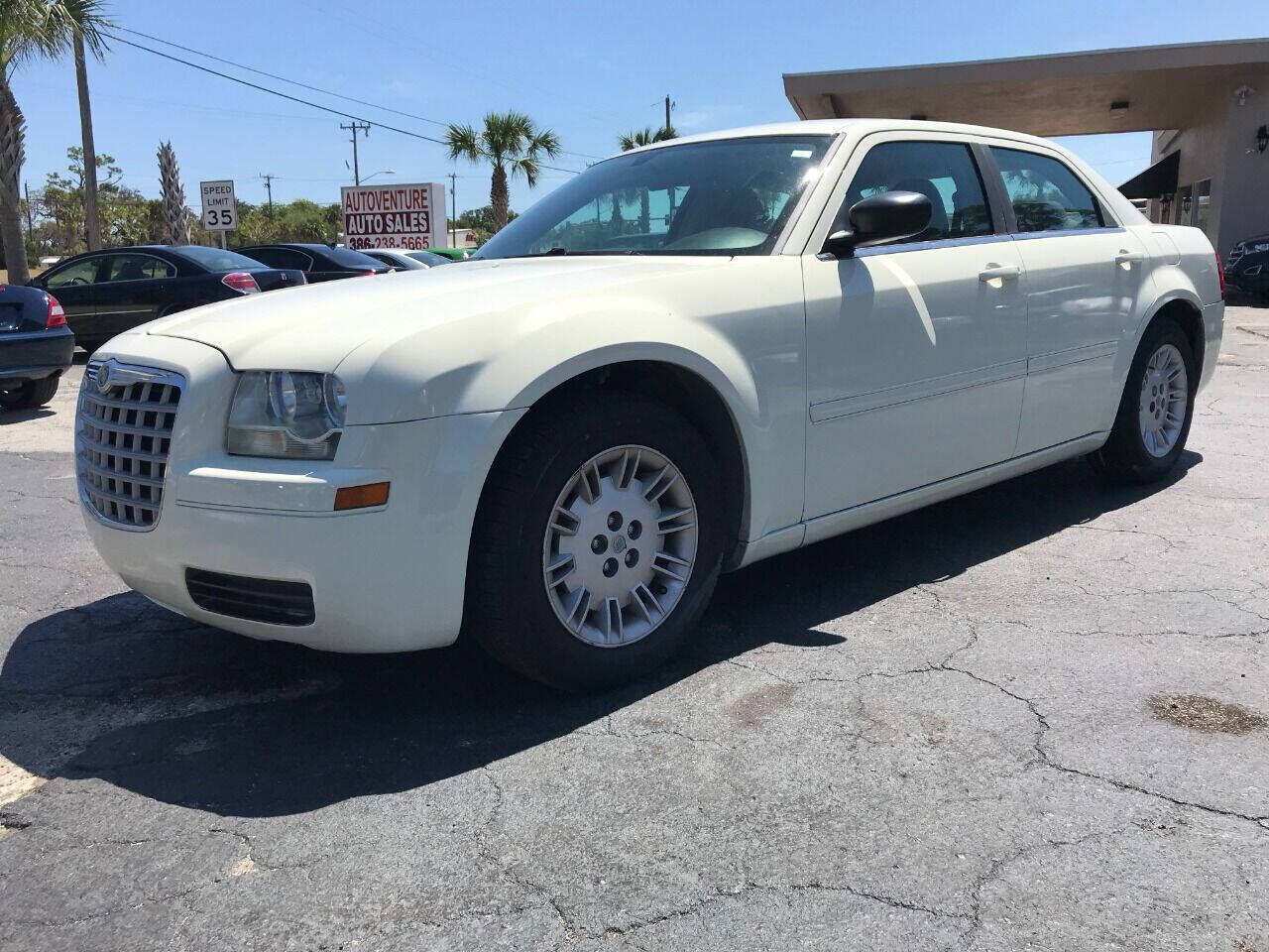 2005 CHRYSLER 300