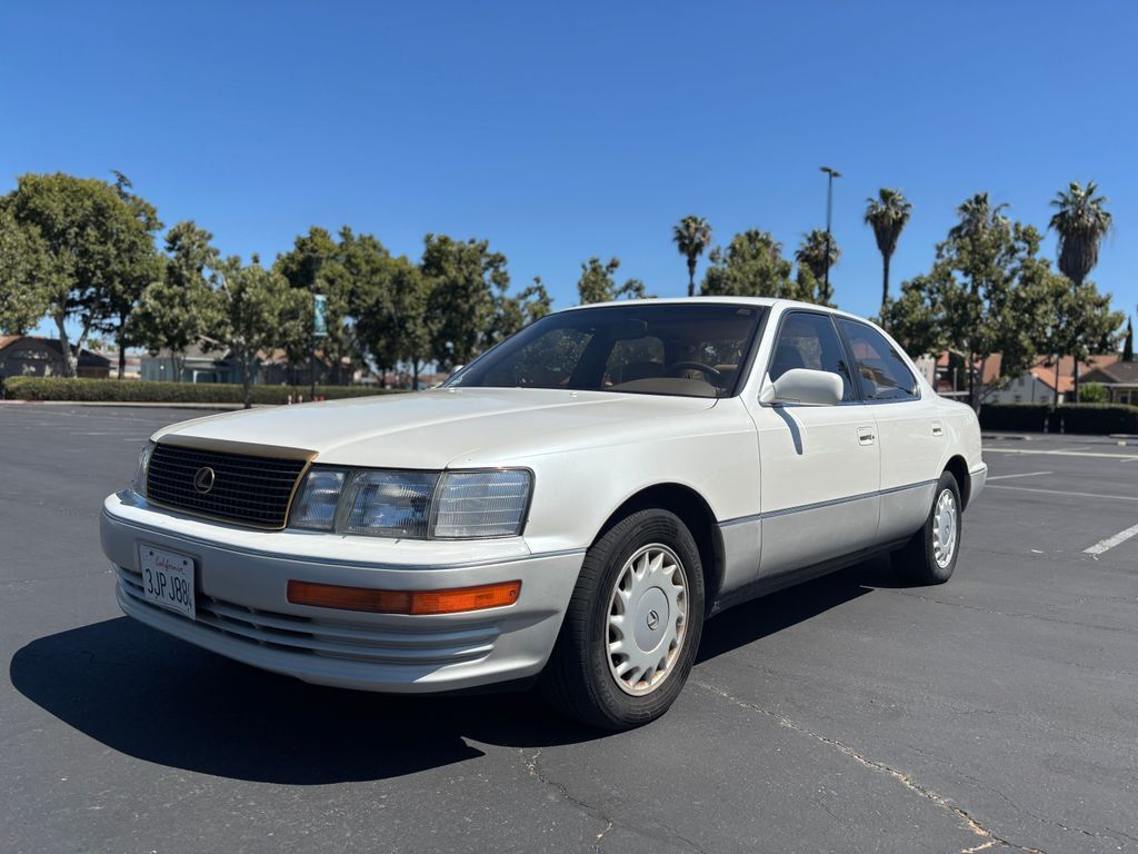 Lexus LS