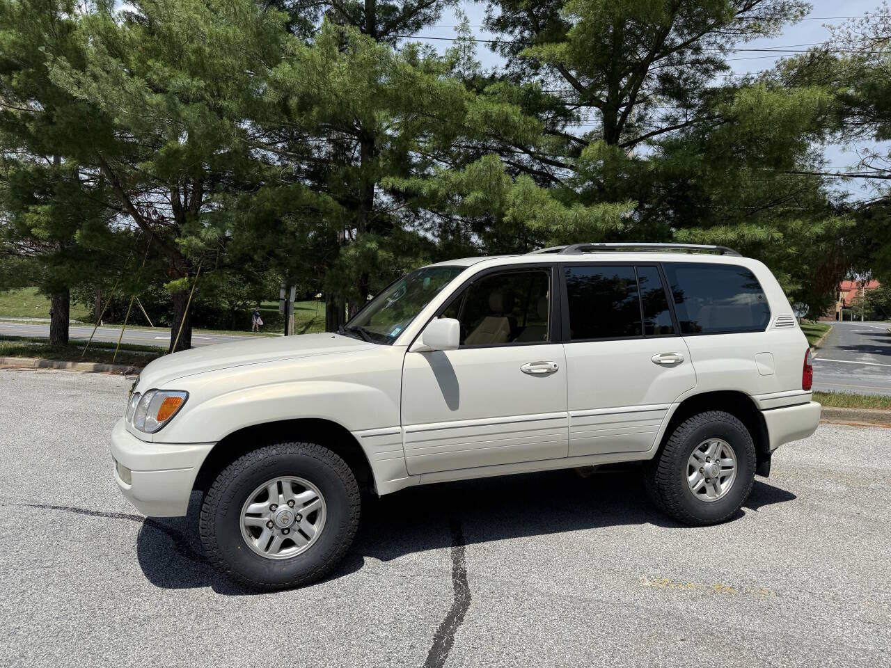 Lexus LX