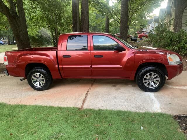Mitsubishi Raider