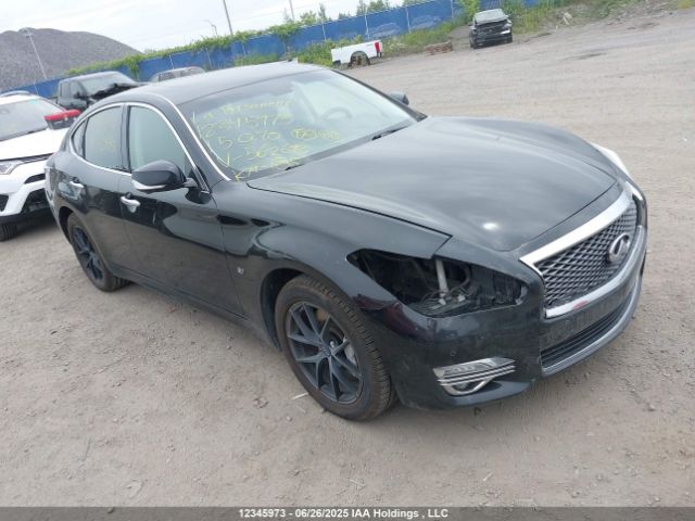 Infiniti Q70