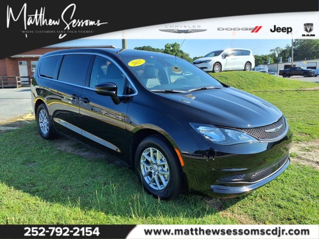 2025 CHRYSLER Voyager