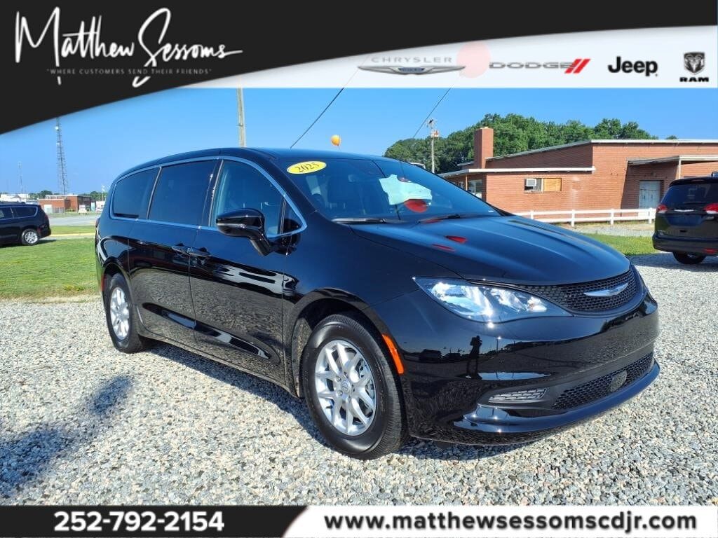 2025 CHRYSLER Voyager