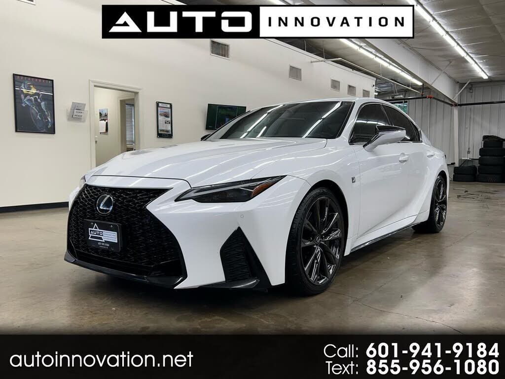 2022 LEXUS IS