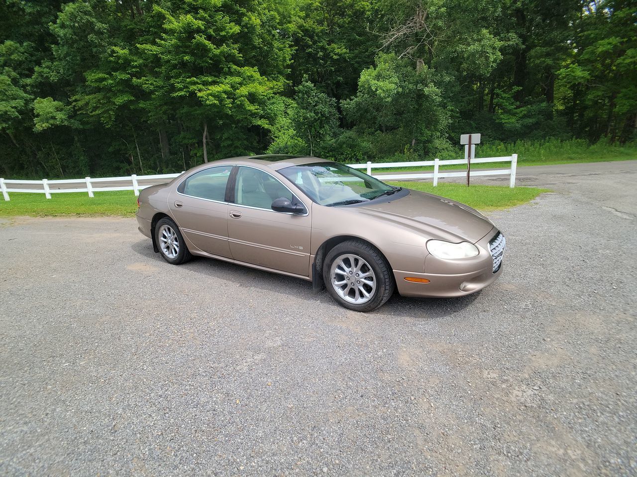 Chrysler LHS