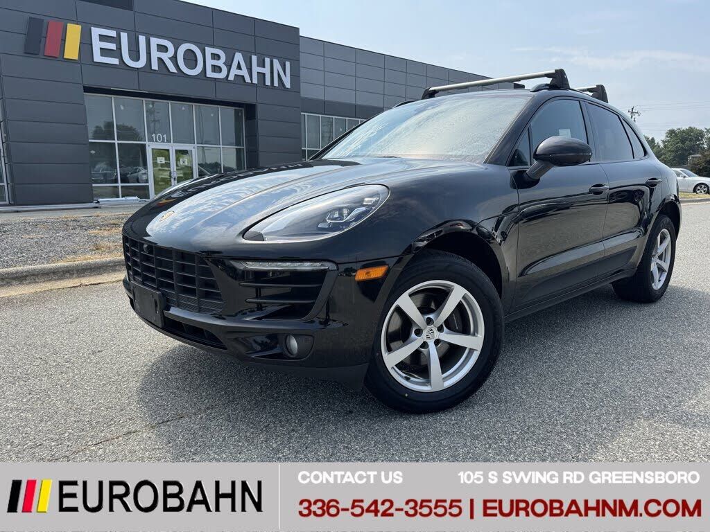 2017 PORSCHE Macan
