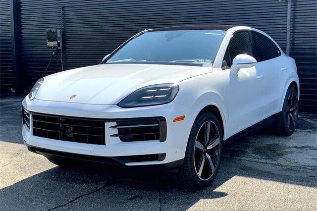 2025 PORSCHE Cayenne