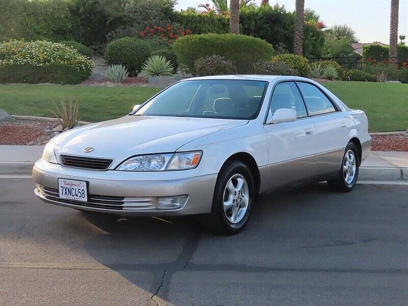 Lexus ES