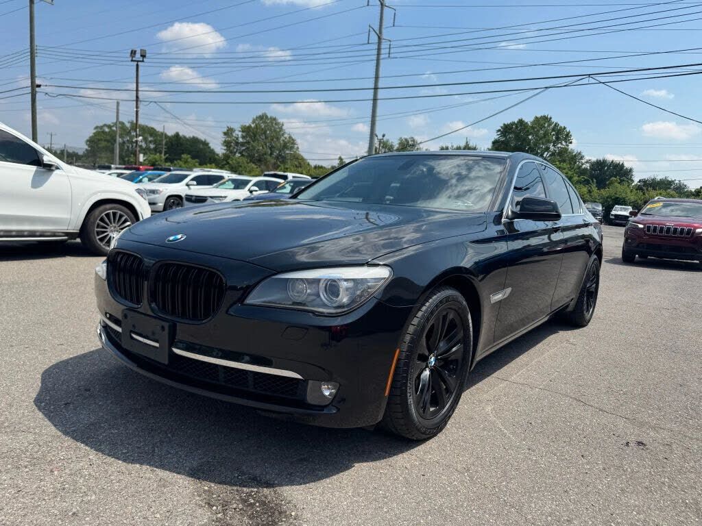 BMW 740i