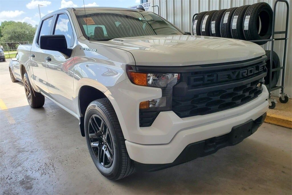 2025 CHEVROLET Silverado