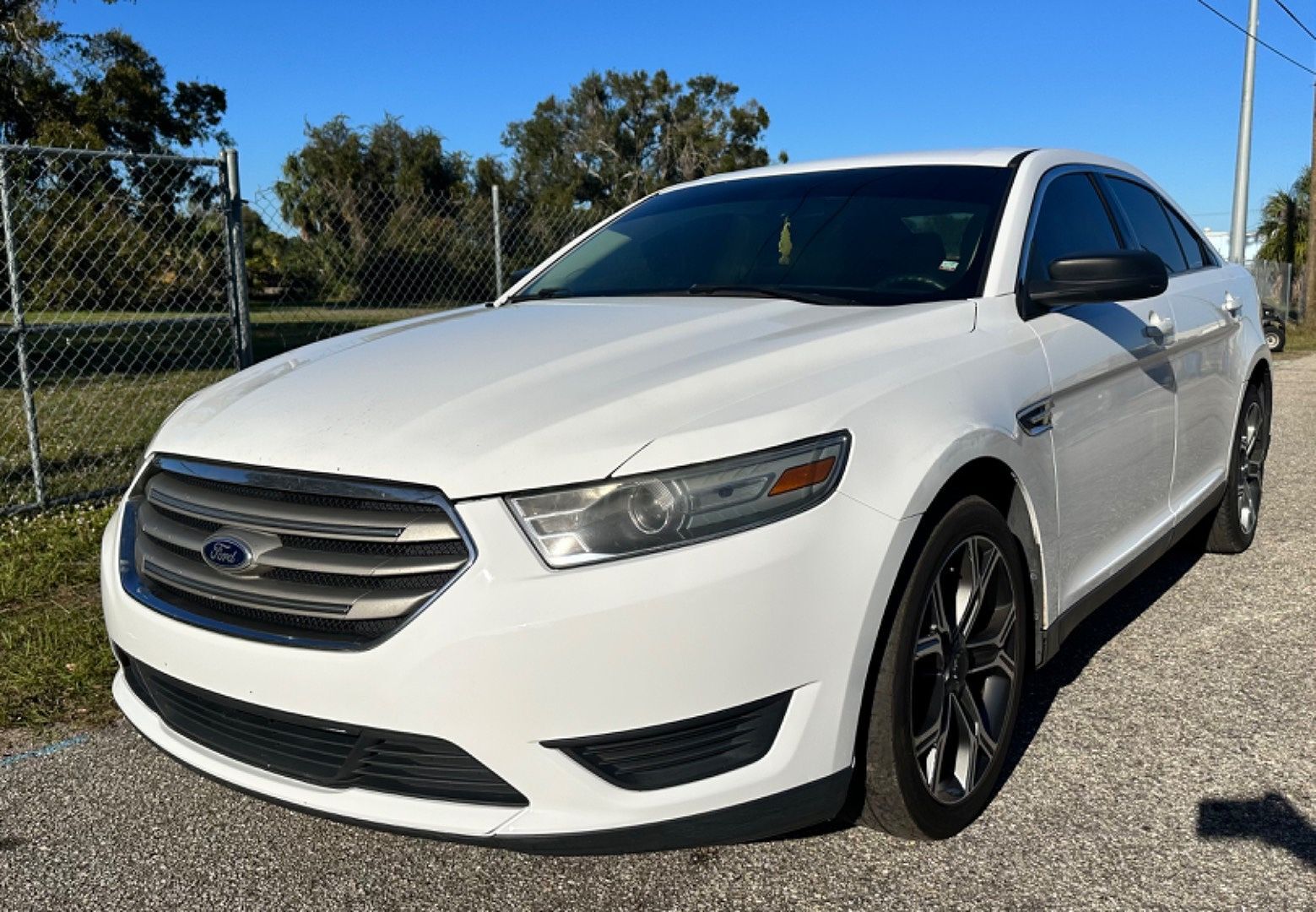 2013 FORD Taurus
