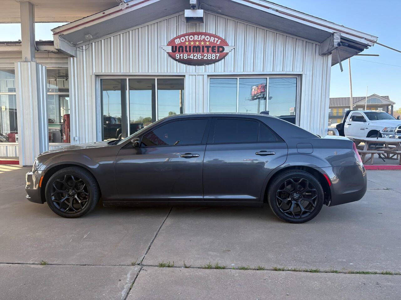 2019 CHRYSLER 300
