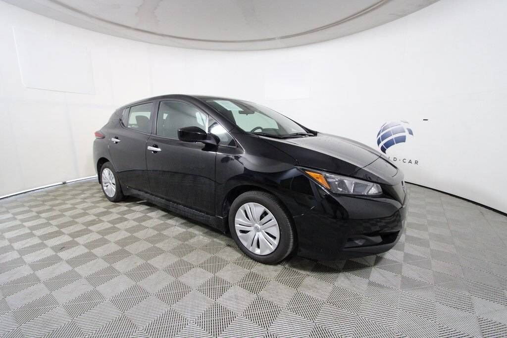2025 NISSAN Leaf
