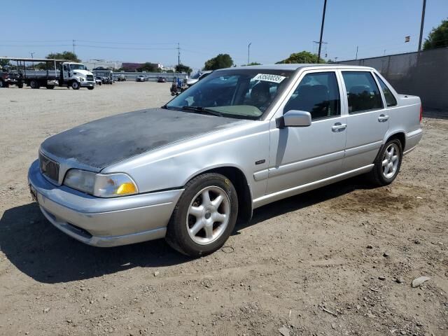 1998 VOLVO S70
