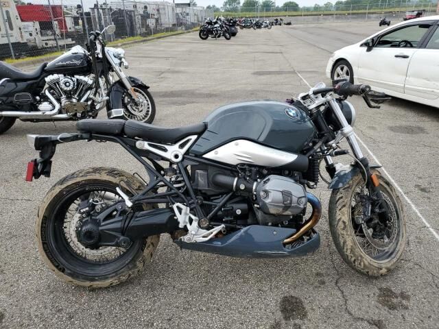 BMW R nineT
