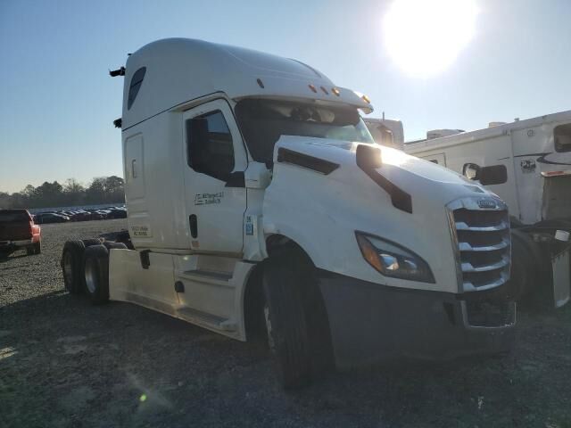 2018 FREIGHTLINER New Cascadia 126" Sleepercab