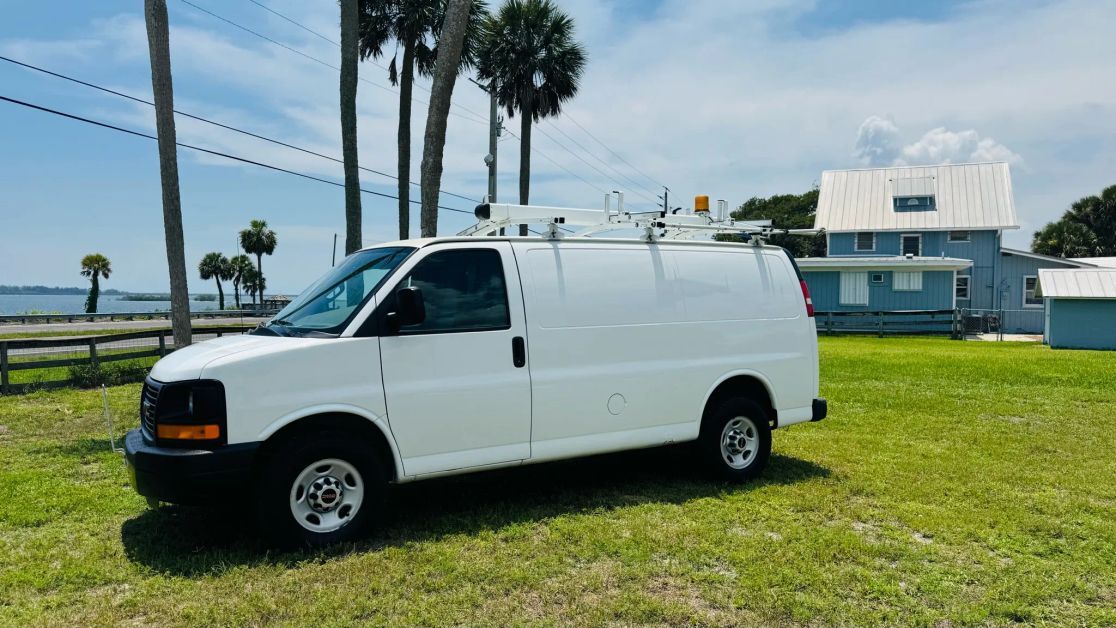 GMC Savana